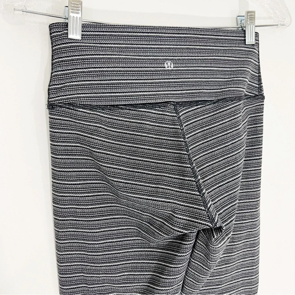 Lululemon High Times Pant Textured Stripe Black Deep Coal Size 6 - Picture 6 of 8